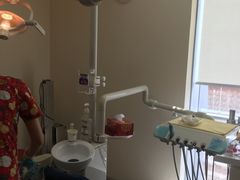 -瑞尔齿科(南京东路名人诊所)