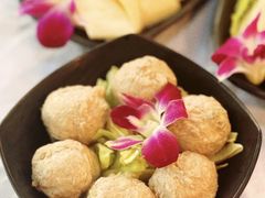 -鲜入围煮花胶鸡海鲜火锅