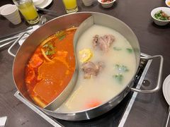 猪骨汤拼番茄牛尾汤-一哥澳门豆捞·澳门风打边炉(高德置地店)