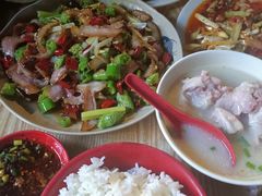 -雷祖芳老妈蹄花店