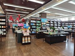 -新华书店(泉城路店)