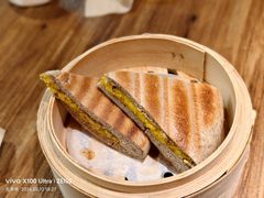 高原青稞饼-云海肴·汽锅鸡·云南菜(广安门天虹店)