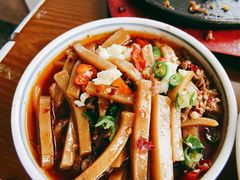 -包整·丝娃娃(一览甲秀楼风景店)