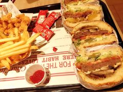 -The Habit Burger Grill 哈比特汉堡(复兴soho店)