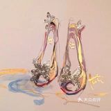 美女的服装手绘作品，又一次被震惊了🍃🍃