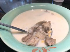 黄豆排骨汤-梅飞酒家(名辉豪庭店)