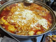 加芝士部队火锅-MI WU FACTORY米屋美食工厂餐厅(绿地店)