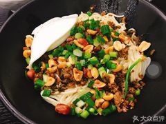 -丽影重庆小面(定西路店)