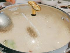 -洪氏嗨捞·广东猪肚鸡·椰子鸡火锅(西咸万象城店)