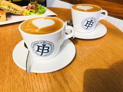 榛果拿铁-Jamaicablue Coffeeshop(中央广场店)