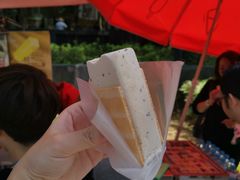 -詹爷爷乌节路街头冰淇淋