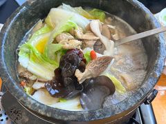 -鲁朗纳麦石锅鸡庄园