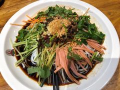 老滇凉米线-老滇山寨•云南特色菜•地方菜•民族风情歌舞表演(金碧店)