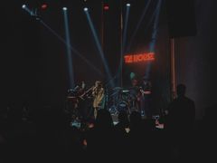 -TZ House音乐现场(来福士中心店)