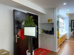 -视野联行眼镜•蔡司•依视路(温江店)