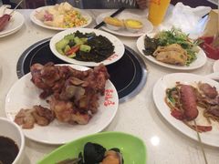 泉福居酱骨头自助美食-泉福居酱骨头自助广场(南大街商业步行街店)