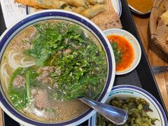 -云阿蛮云南生烫牛肉米线(奉贤路店)