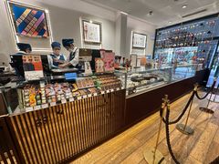 -VENCHI 闻绮(上海佛罗伦萨小镇店)