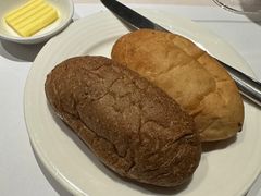 葵花籽橙皮面包与杂粮粿麦面包-雅室牛排(仁爱圆环店)