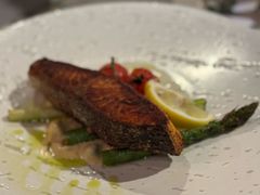 煎挪威三文鱼配柠檬黄油汁佐奶油-at cafe 意大利餐厅(集美店)