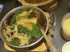 -江宴渔村·鱼鲜土菜(紫荆广场店)