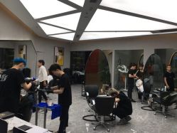 -变画·发型STUDIO