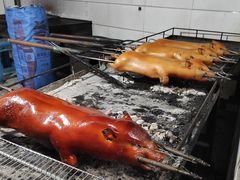 -黄记四更烤乳猪店