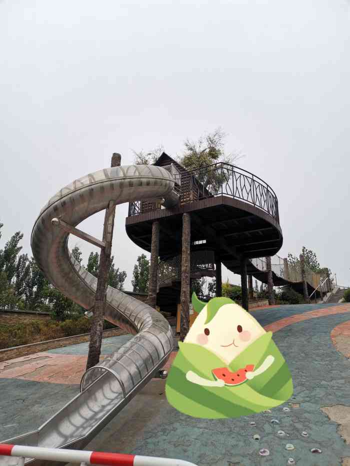 固安儿童公园-"开放免费的儿童公园,有小停车场,地方很大.