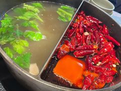草本鸳鸯锅-盡膳口福跷脚牛肉火锅(晶耀前滩店)