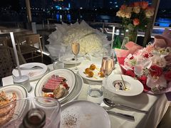 -MONICH牛排融合餐厅(和义大道购物中心店)