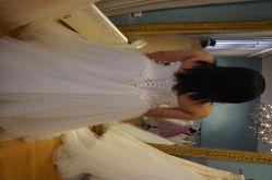 -Flora婚纱礼服定制租赁店