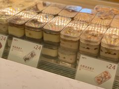 面包甜点陈列柜-Cafe on warm(丹霞店)
