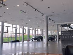 -天津波士信达奔驰4S店(卫津南路店)