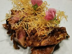 烟熏老卤拆骨鹅掌-屋里厢上海菜馆
