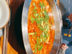 -野山舂·贵州现舂酸汤火锅(鸿通城店)