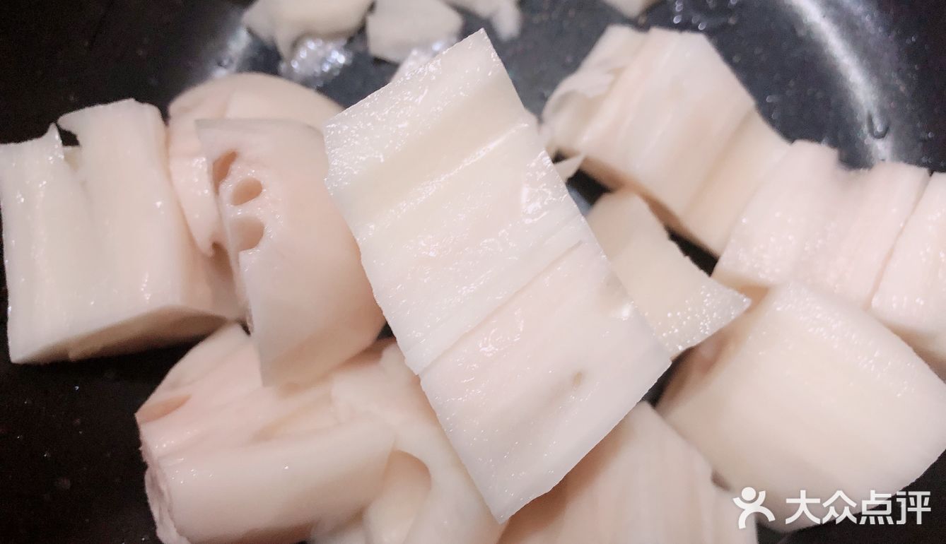 好吃又好喝的养身玉米排骨藕王汤