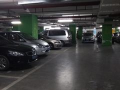 -丽丰购物中心·停车场