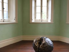 -Nathalie Djurberg与Hans Berg“牛皮纸包裹的月亮”-Prada荣宅当季展览