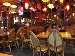 -野山舂·贵州现舂酸汤火锅(鸿通城店)