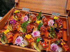 -雍容荟活帝王蟹活龙虾自助(苏宁旗舰店)