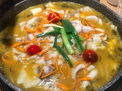 -山城外·非遗酸菜鱼(新都汇融店)