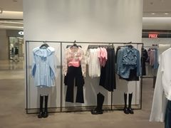 -URBAN REVIVO(上海中庚漫游城店)