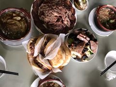 精品火烧-闫家驴肉老店(华电一校店)