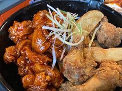 原味炸鸡和酱油鸡双拼-MI WU FACTORY米屋美食工厂餐厅(绿地店)