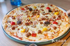 Xing Hui Restaurant Meaty Thin Crust Pizza