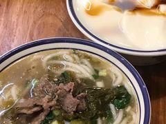 -云阿蛮云南生烫牛肉米线(奉贤路店)