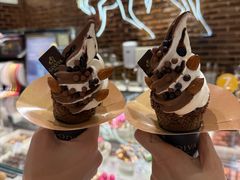 草莓白巧克力软冰淇淋-GODIVA(海岸城店)