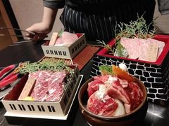 -山川小町·极番烧肉(新地假日广场店)