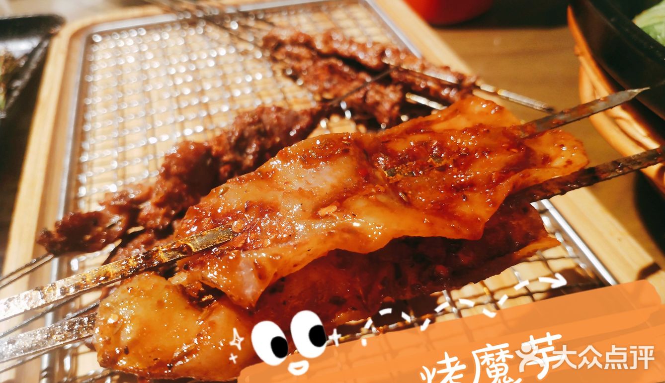 在古老的城墙下感受西安的烟火味道