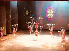 -工人俱乐部剧场杂技表演